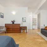 In The Center Of With Balcony And Separate Kitchen By Renters Apartamento *