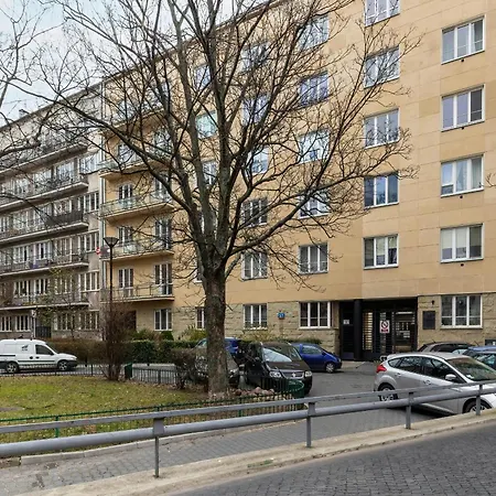 شقة In The Center Of With Balcony And Separate Kitchen By Renters