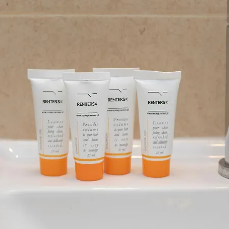 Apartamento In The Center Of With Balcony And Separate Kitchen By Renters Varsóvia